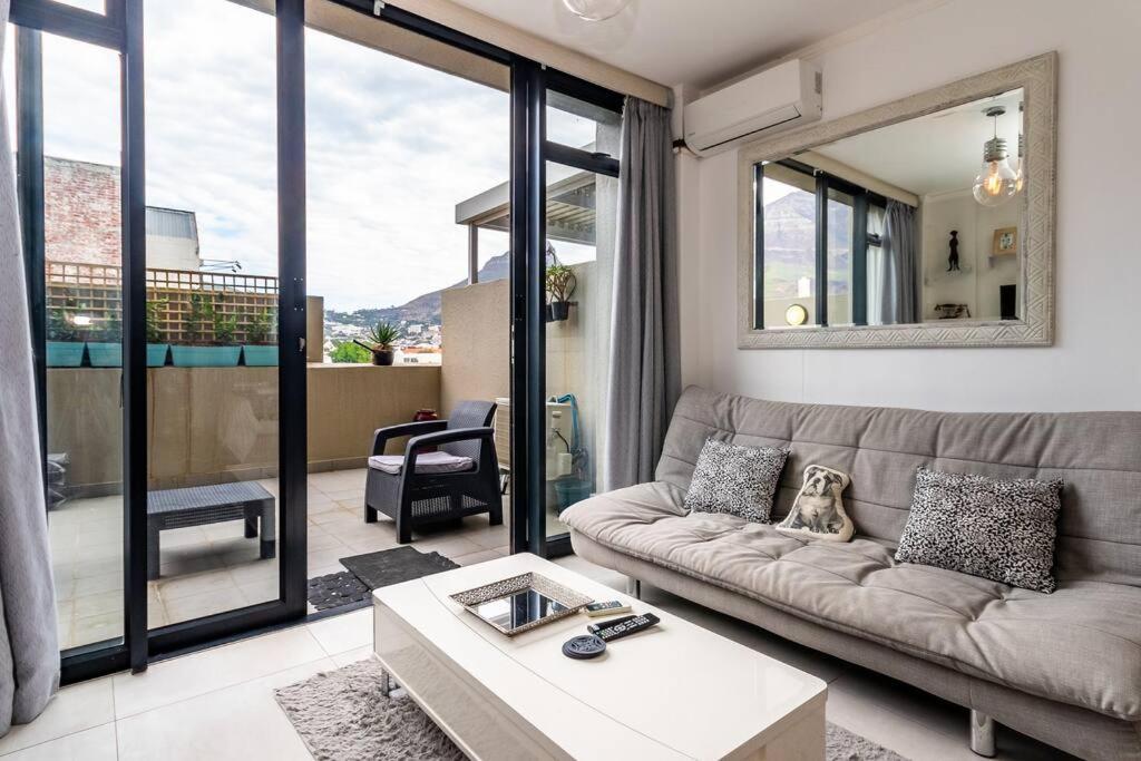 Four Seasons 818- Spacious Cbd Studio - Onsite Parking, Gym & Rooftop Pool Apartment Cape Town Exterior photo