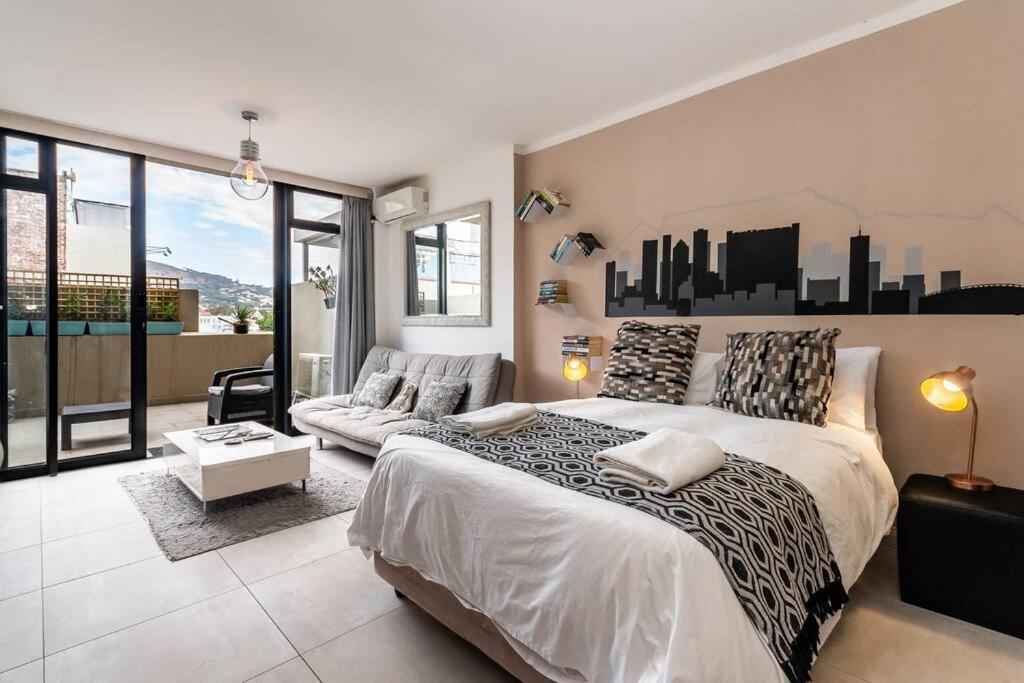 Four Seasons 818- Spacious Cbd Studio - Onsite Parking, Gym & Rooftop Pool Apartment Cape Town Exterior photo